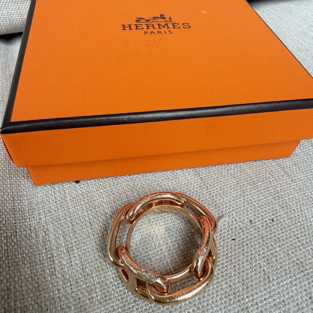 HERMES Chaine d’Ancre Scarf Ring Previously Owned W/defects